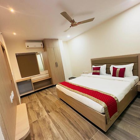Hotel Raga Karimnagar 외부 사진