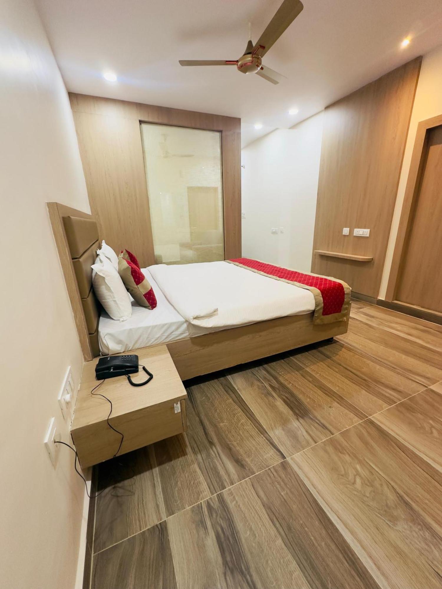 Hotel Raga Karimnagar 객실 사진